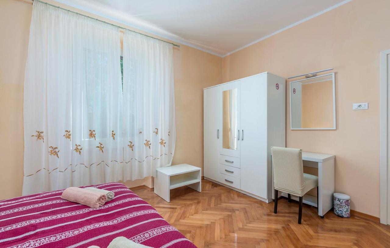 Apartment Lazzarich With Terrace Poreč Extérieur photo
