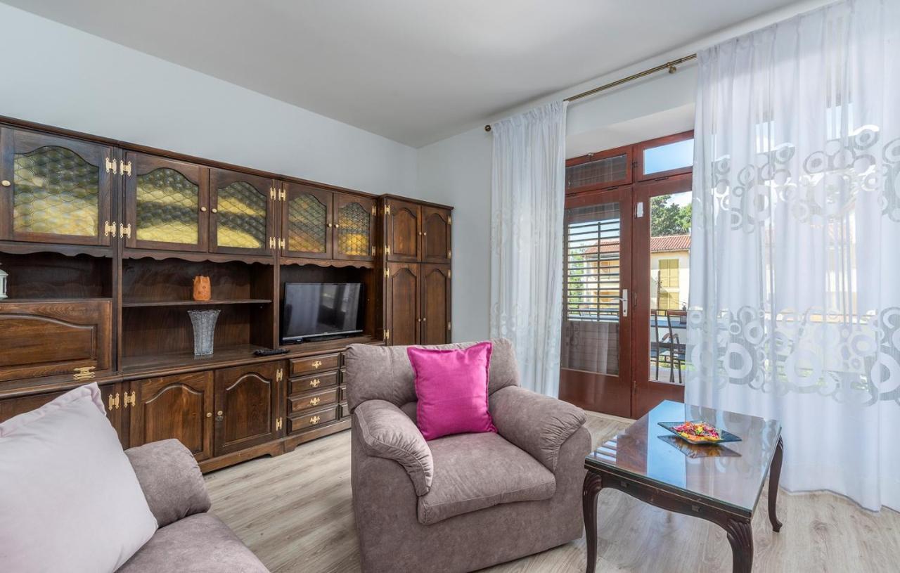 Apartment Lazzarich With Terrace Poreč Extérieur photo