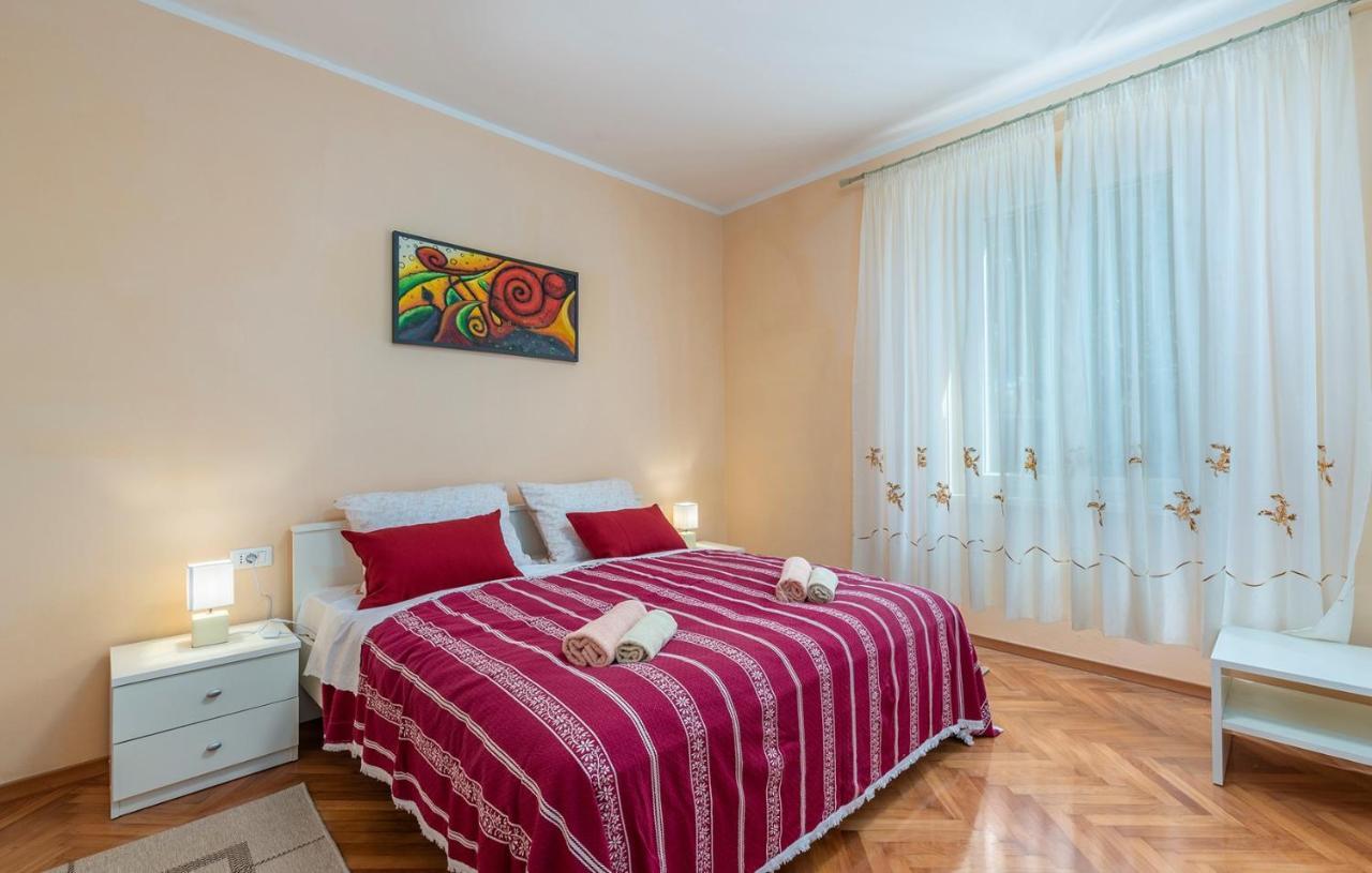 Apartment Lazzarich With Terrace Poreč Extérieur photo