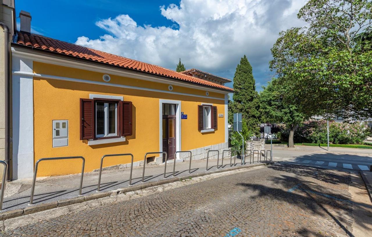 Apartment Lazzarich With Terrace Poreč Extérieur photo