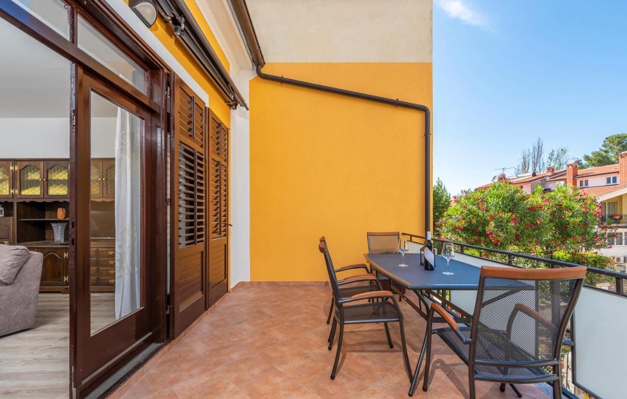 Apartment Lazzarich With Terrace Poreč Extérieur photo