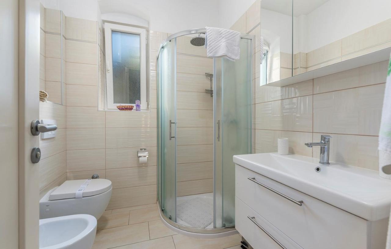 Apartment Lazzarich With Terrace Poreč Extérieur photo