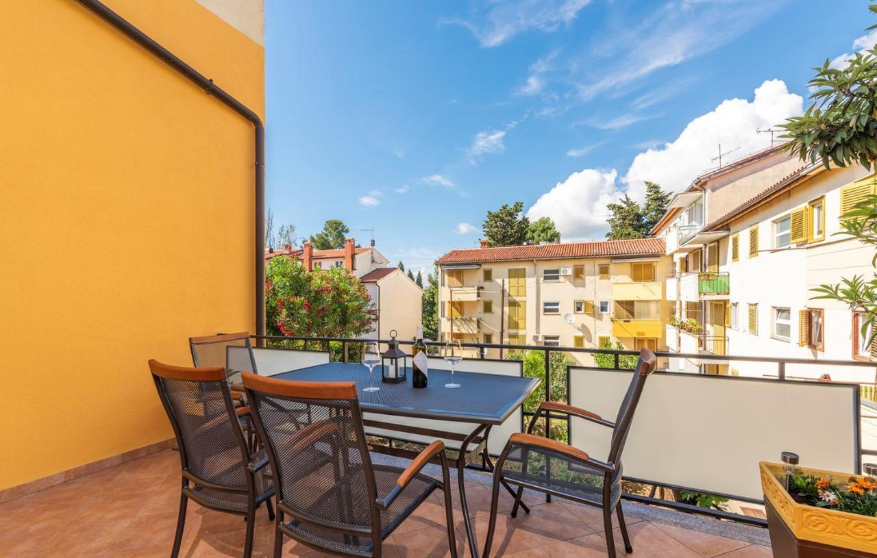Apartment Lazzarich With Terrace Poreč Extérieur photo