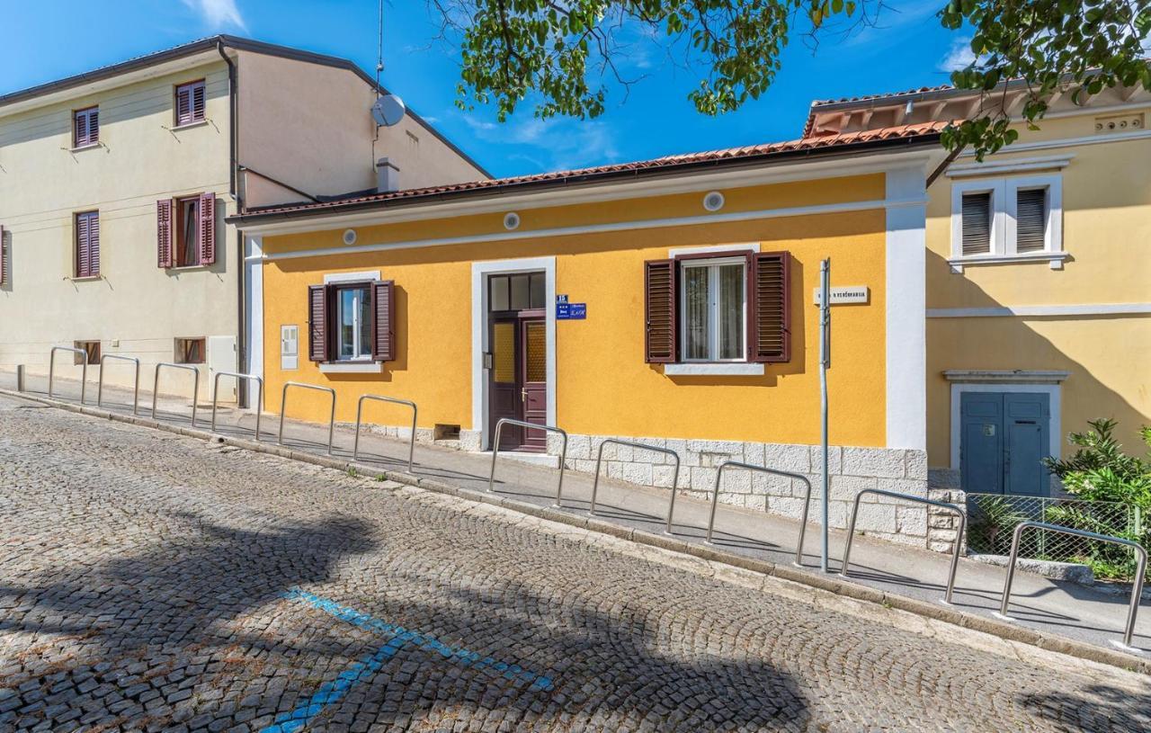 Apartment Lazzarich With Terrace Poreč Extérieur photo